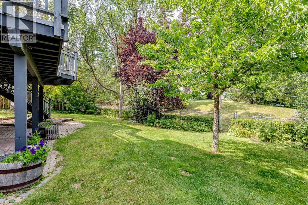 337 Sandringham Court NW - Image 39