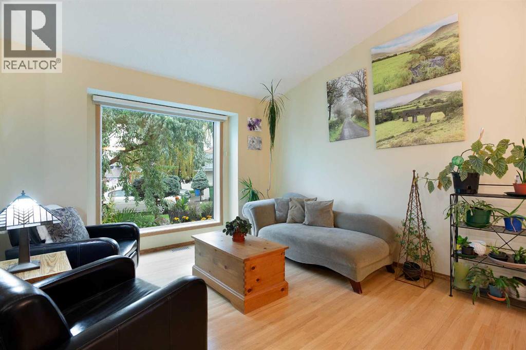 337 Sandringham Court NW - Image 4