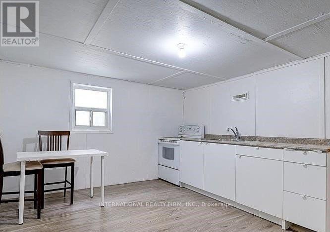 8 FARRELL AVENUE - Image 17