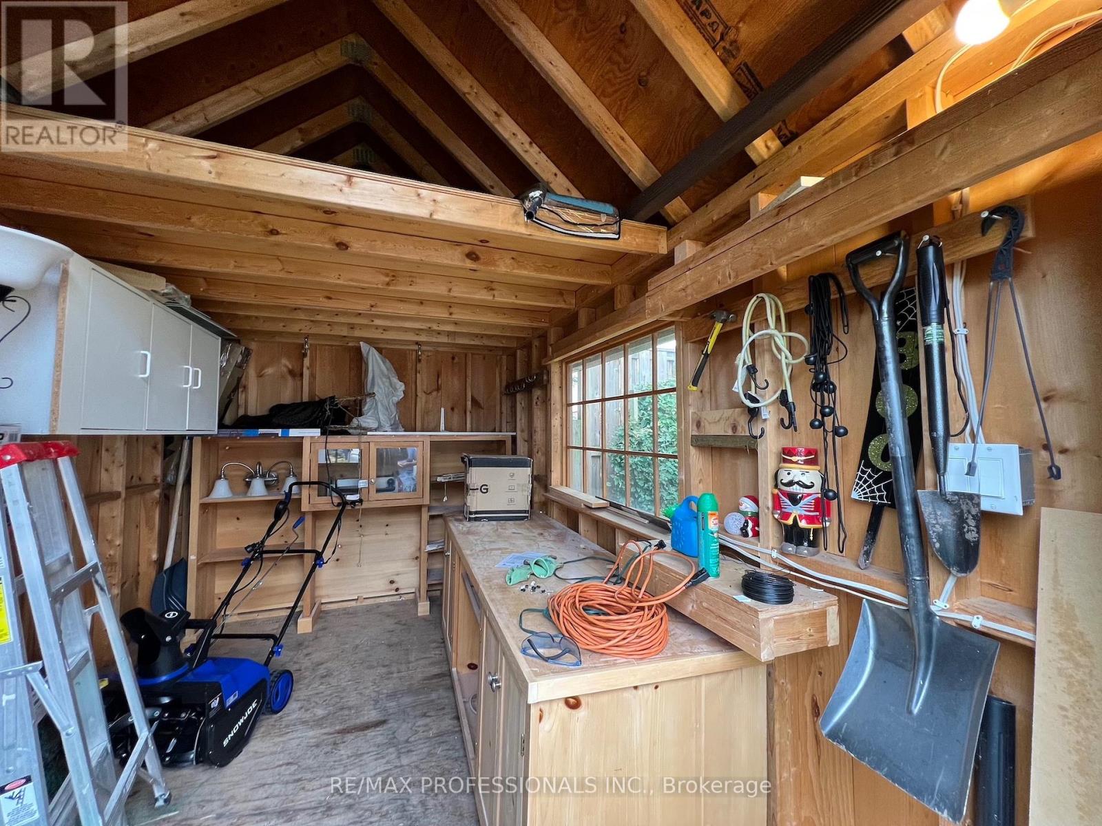 373 WEST ACRES DRIVE - 32