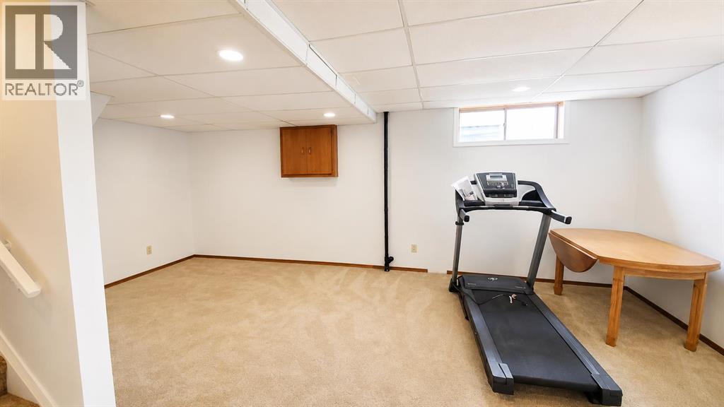 5 Hillside Crescent - 21