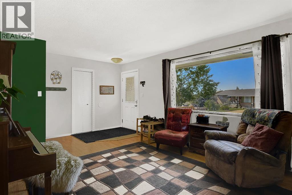 10431 92A Street - Image 3
