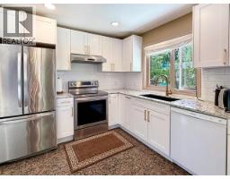12881 Sunshine Coast Highway, Madeira Park, BC V0N2H1 Photo 18