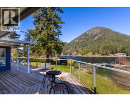 12881 Sunshine Coast Highway, Madeira Park, BC V0N2H1 Photo 8