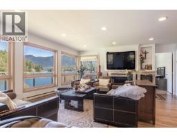 12881 Sunshine Coast Highway, Madeira Park, BC V0N2H1 Photo 12