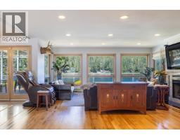 12881 Sunshine Coast Highway, Madeira Park, BC V0N2H1 Photo 14