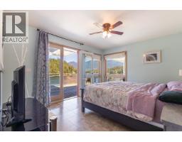 12881 Sunshine Coast Highway, Madeira Park, BC V0N2H1 Photo 19