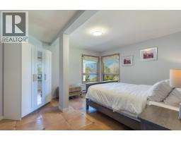 12881 Sunshine Coast Highway, Madeira Park, BC V0N2H1 Photo 32