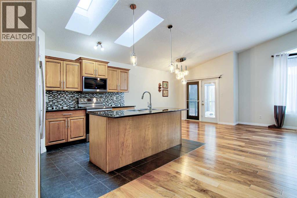 544 Couleesprings Crescent S - Image 10