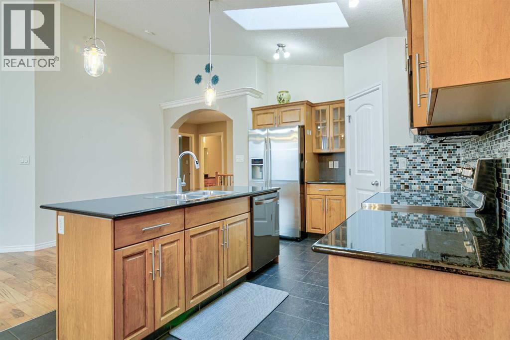 544 Couleesprings Crescent S - Image 14