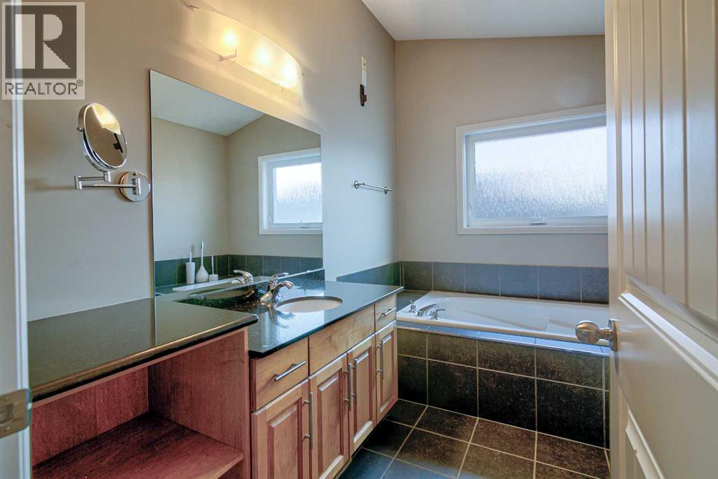 544 Couleesprings Crescent S - Image 28