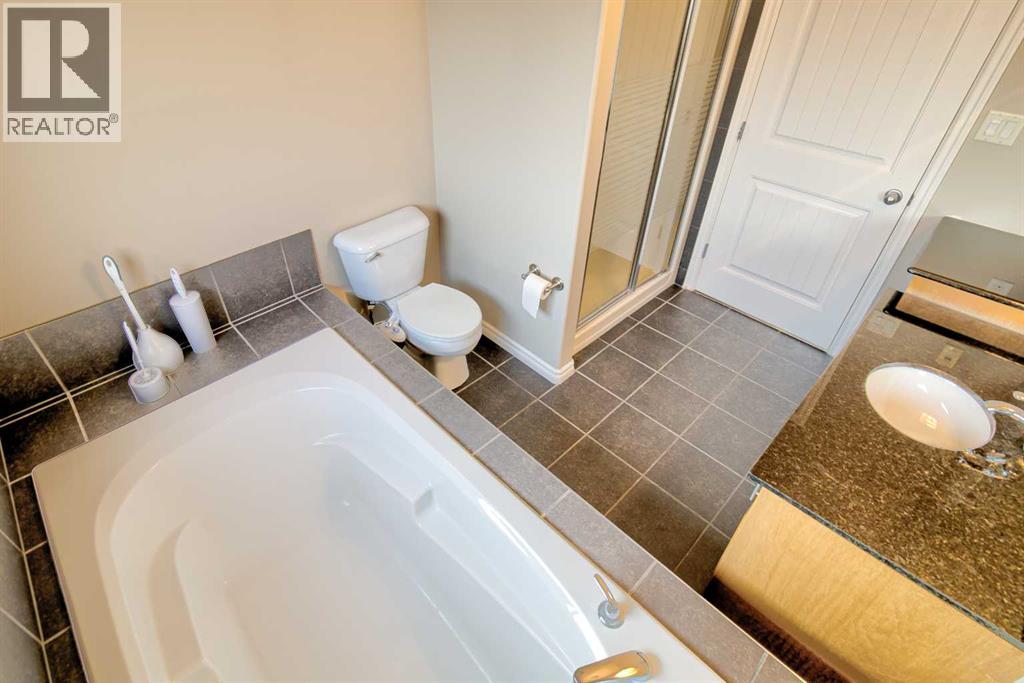 544 Couleesprings Crescent S - Image 29