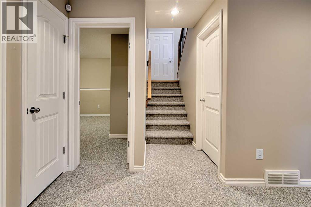544 Couleesprings Crescent S - Image 30