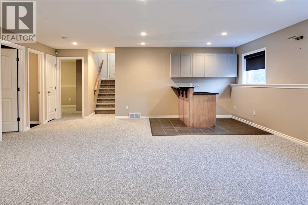 544 Couleesprings Crescent S - Image 35