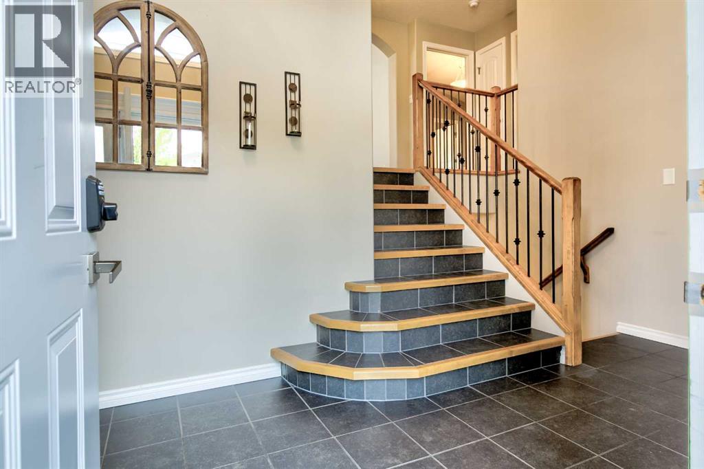 544 Couleesprings Crescent S - Image 4
