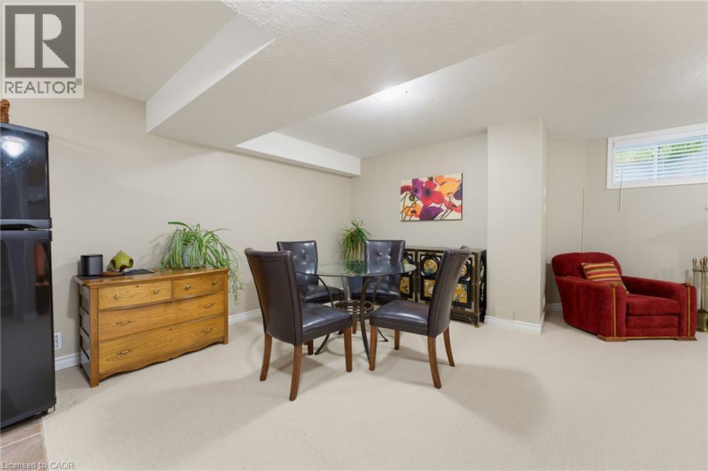 25 BLUEWATER Drive - Image 30