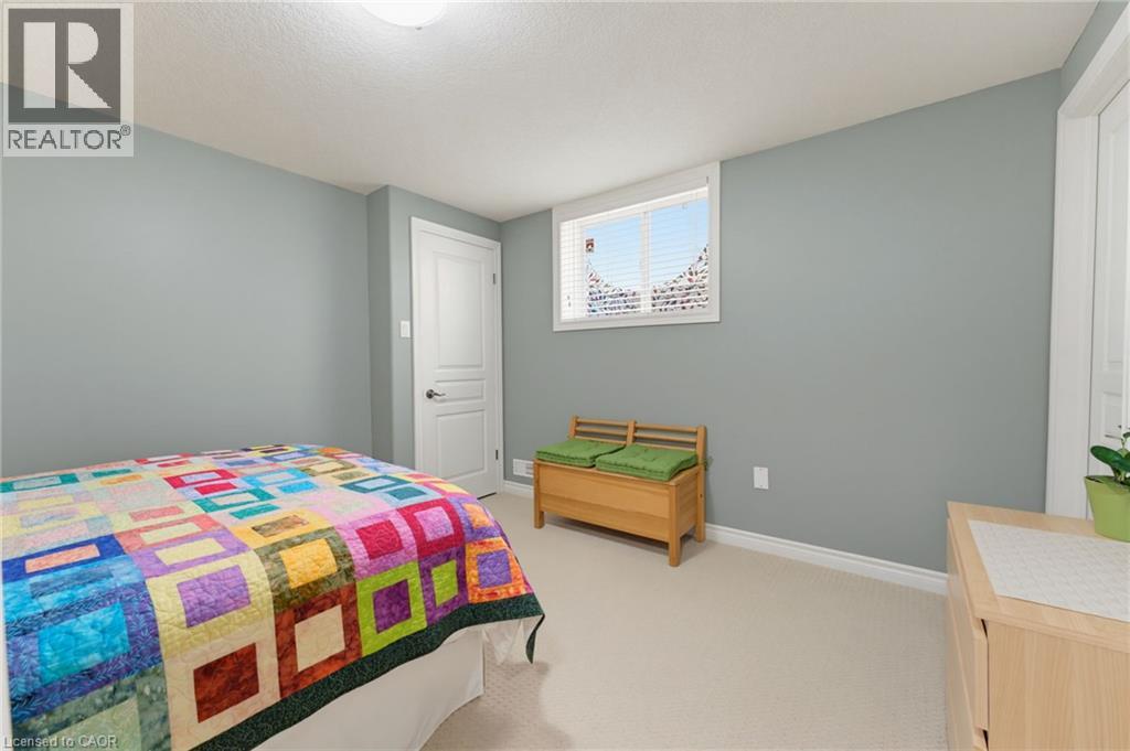 25 BLUEWATER Drive - Image 34