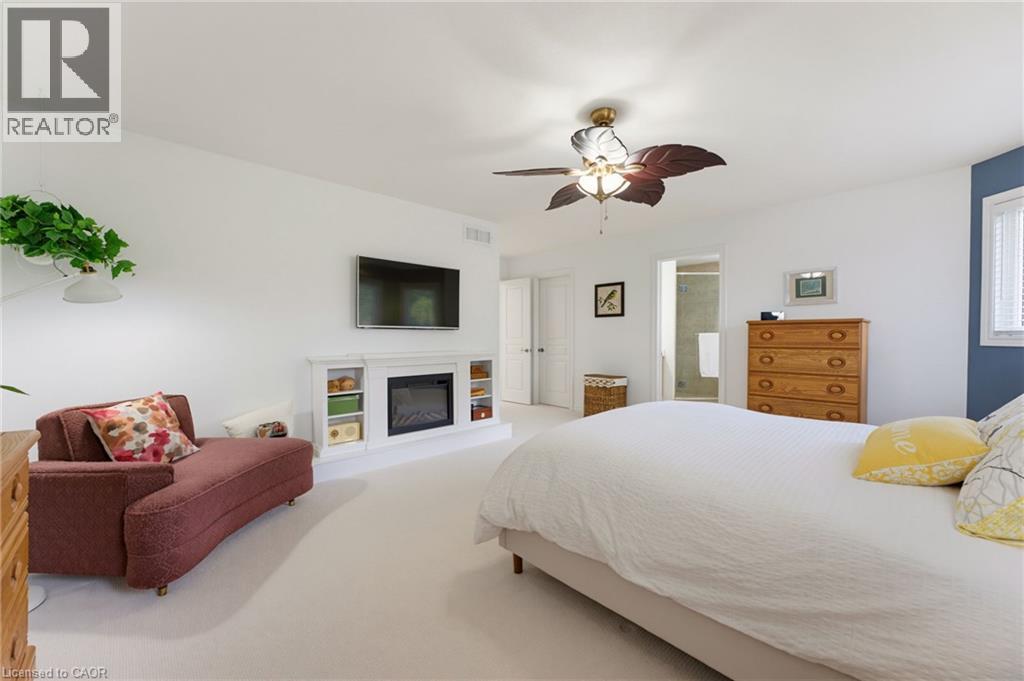 25 BLUEWATER Drive - Image 18