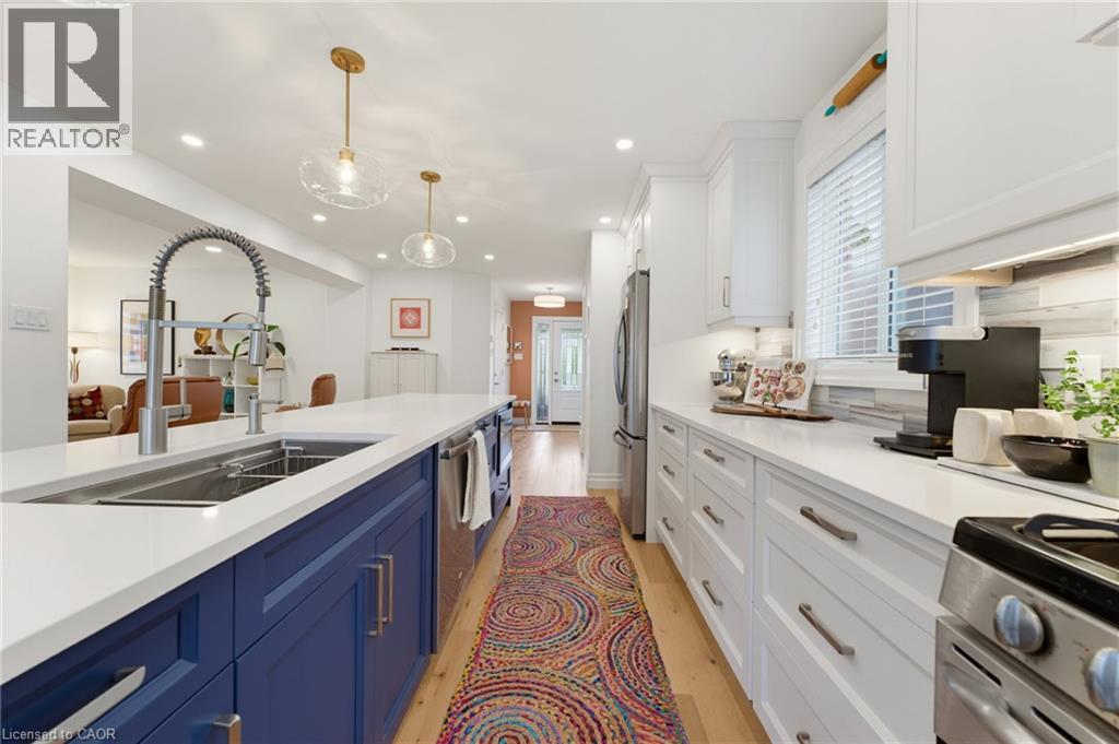 25 BLUEWATER Drive - Image 9