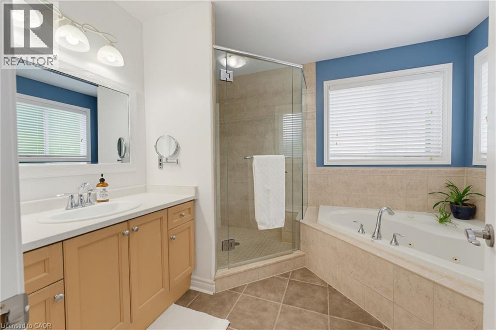 25 BLUEWATER Drive - Image 19