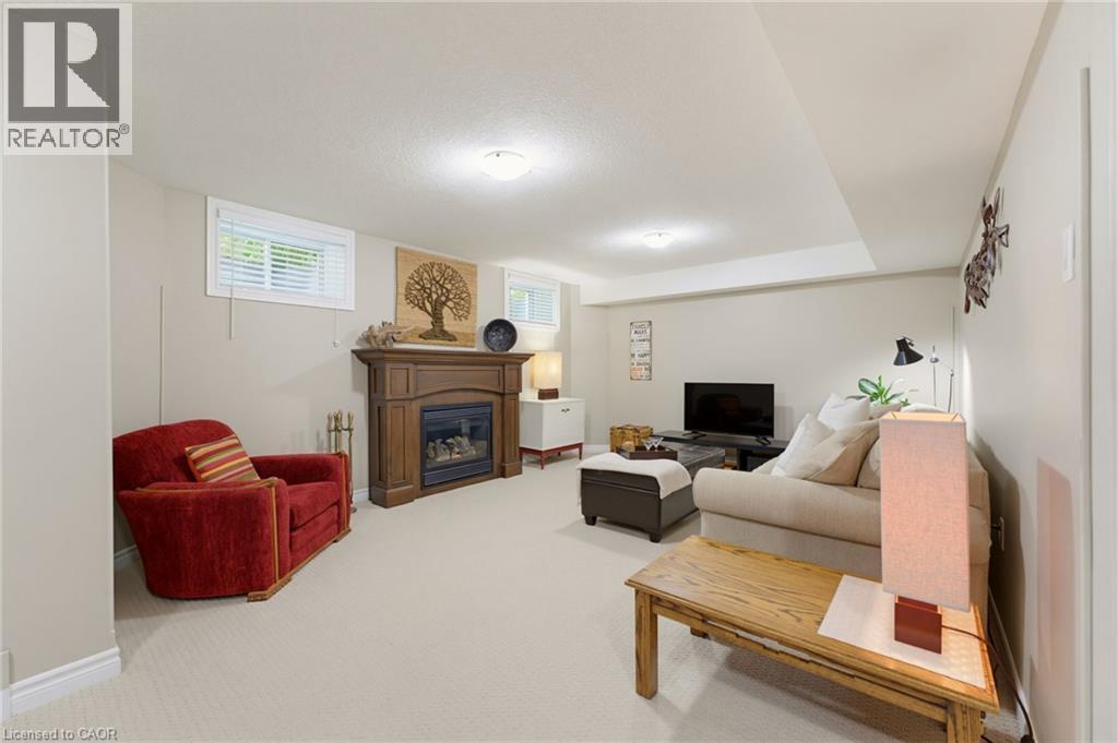 25 BLUEWATER Drive - Image 31