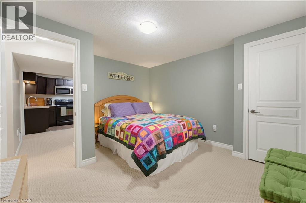 25 BLUEWATER Drive - Image 33