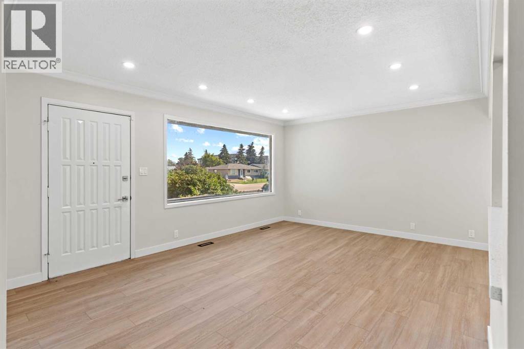 1527 52 Street SE - 5