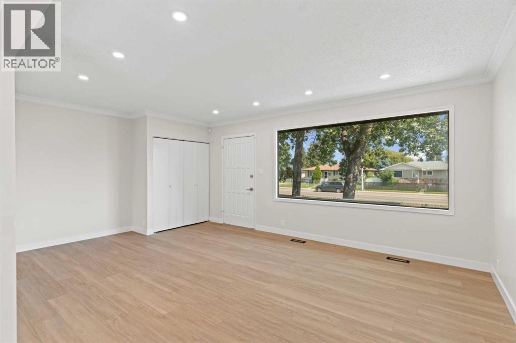 1527 52 Street SE - 8