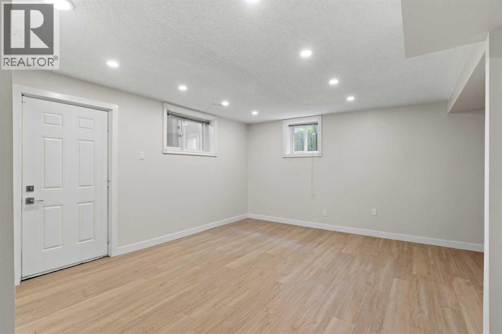 1527 52 Street SE - Image 21