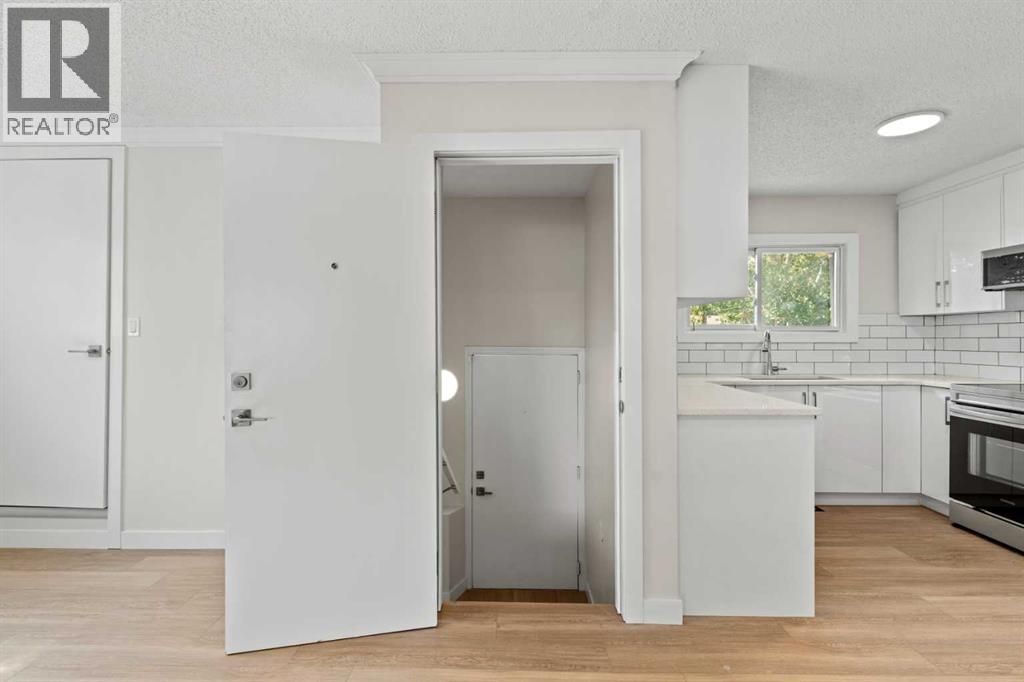 1527 52 Street SE - 20