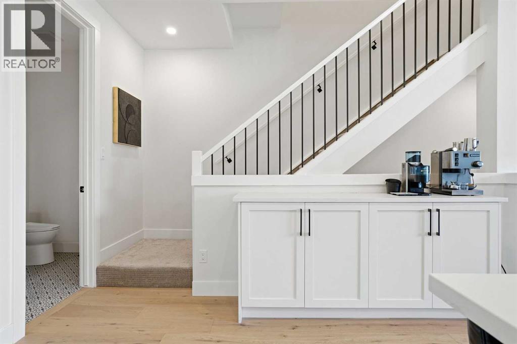 2179 49 Avenue SW - Image 18