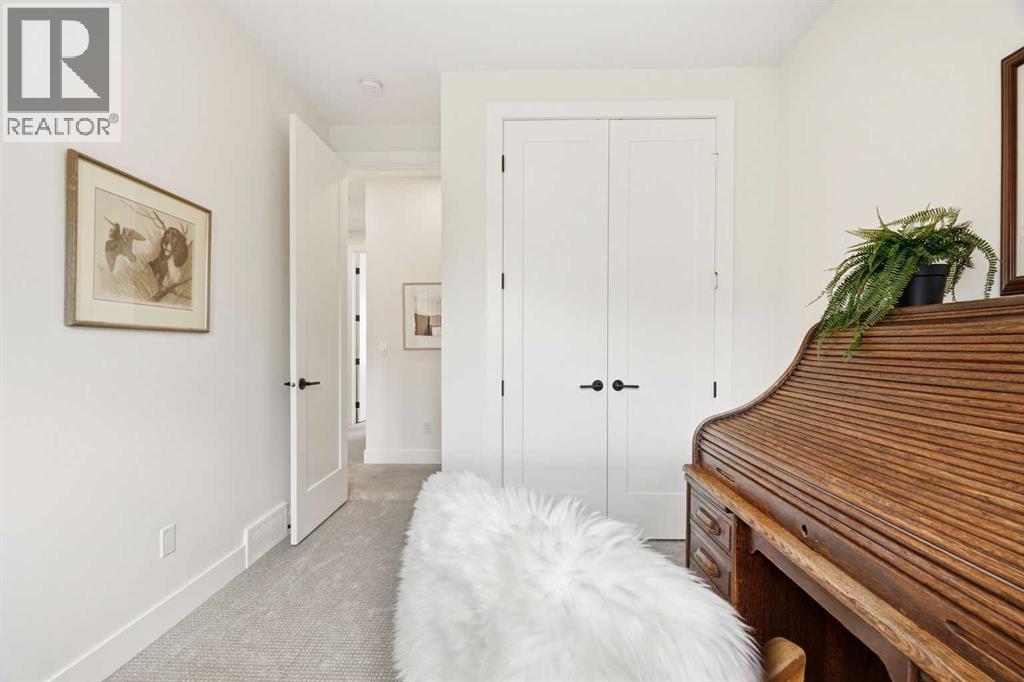 2179 49 Avenue SW - Image 31