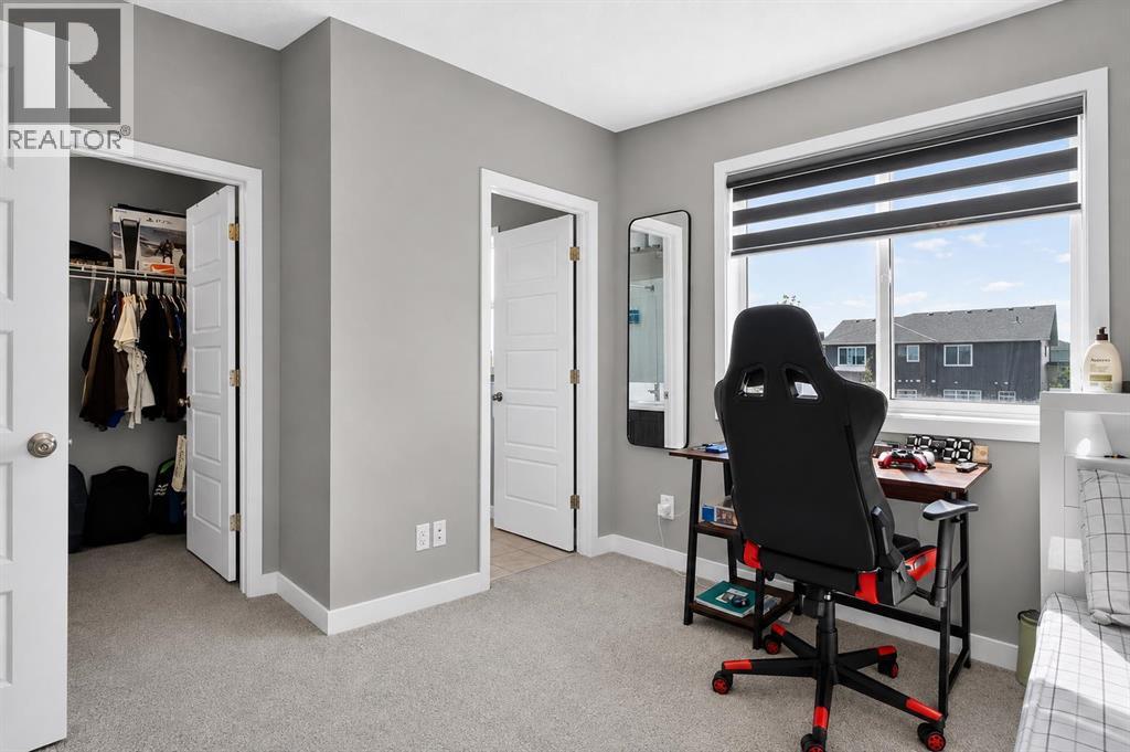 1079 Lanark Boulevard SE - 21
