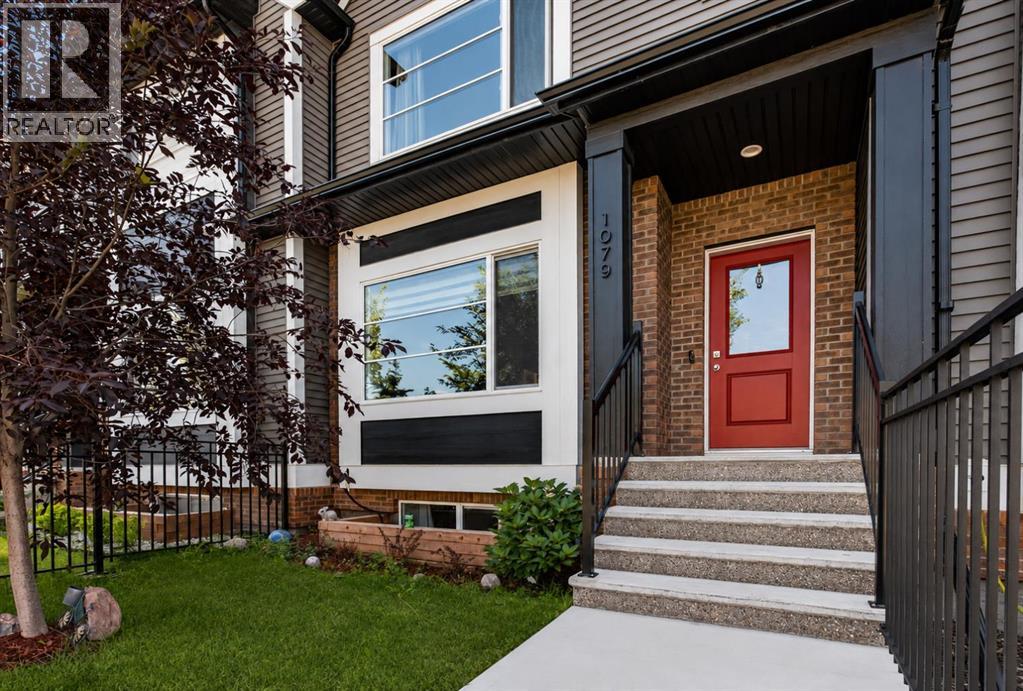 1079 Lanark Boulevard SE - 3