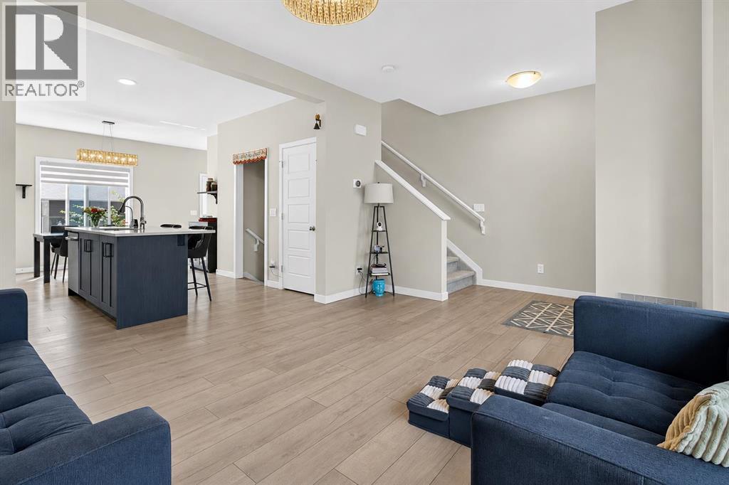 1079 Lanark Boulevard SE - 5