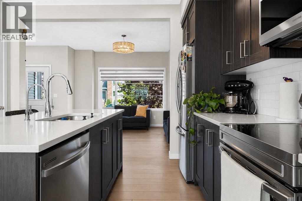 1079 Lanark Boulevard SE - 11