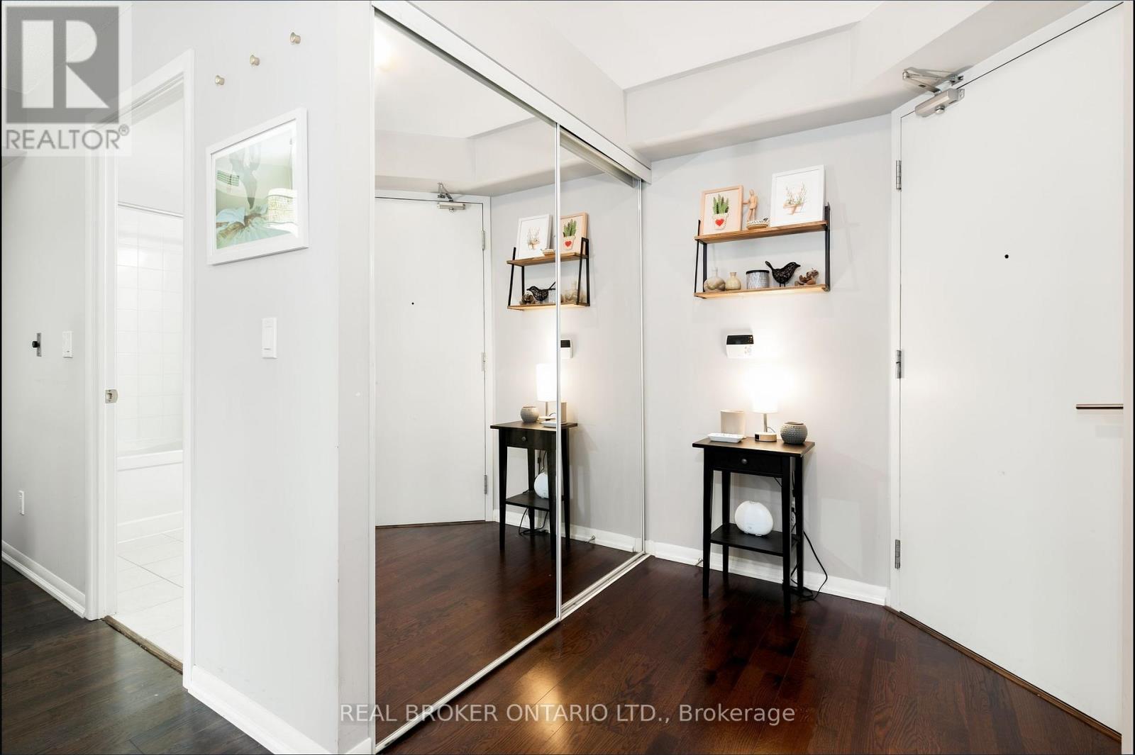 #1312 215 FORT YORK BOULEVARD - Image 16