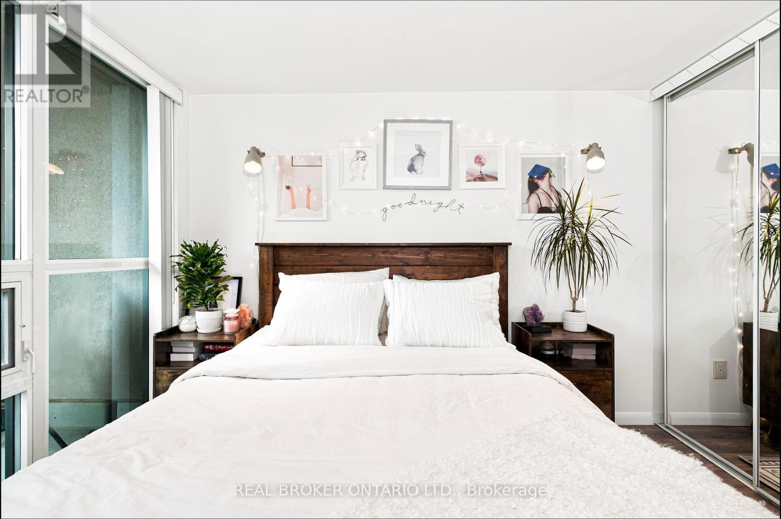 #1312 215 FORT YORK BOULEVARD - Image 23