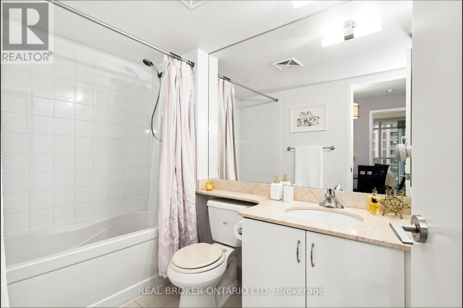 #1312 215 FORT YORK BOULEVARD - Image 24