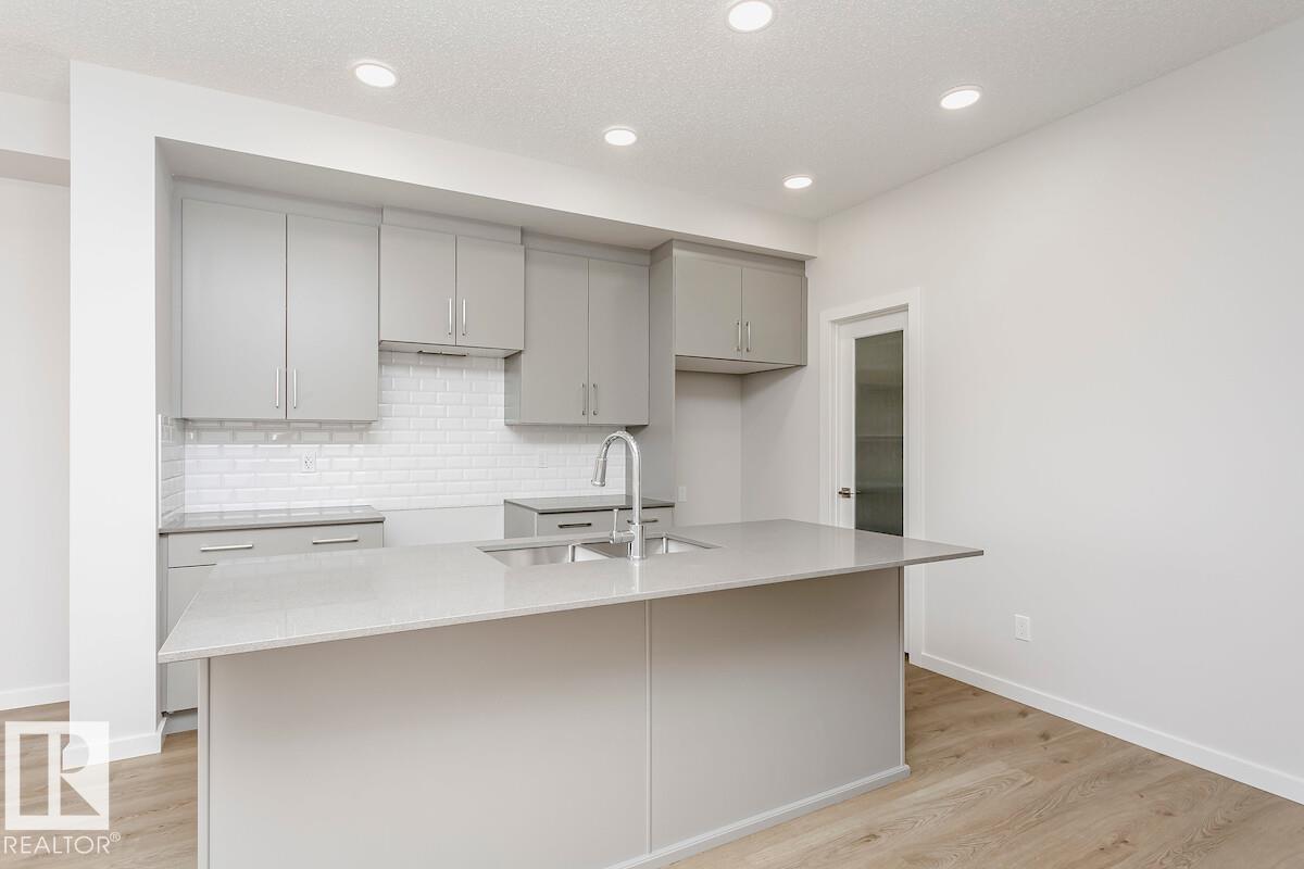 29 Leawood LI - 3