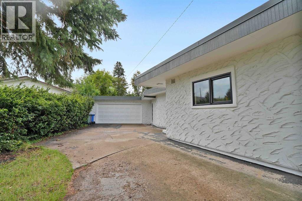 5009 41 Street Close - Image 4