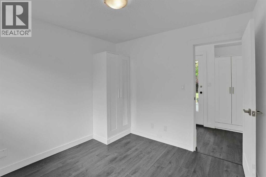 5009 41 Street Close - Image 23