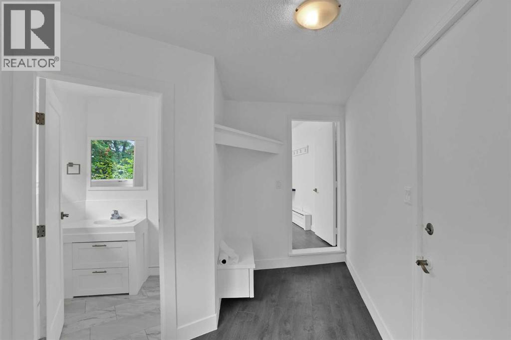 5009 41 Street Close - Image 8
