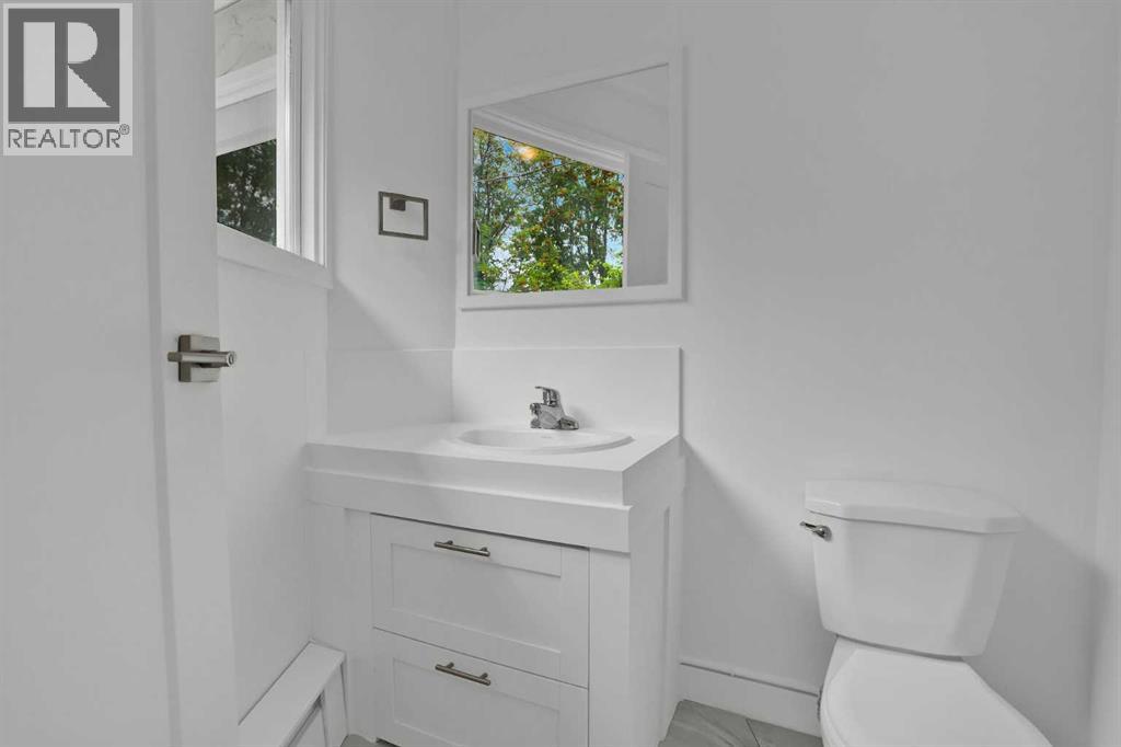 5009 41 Street Close - Image 9