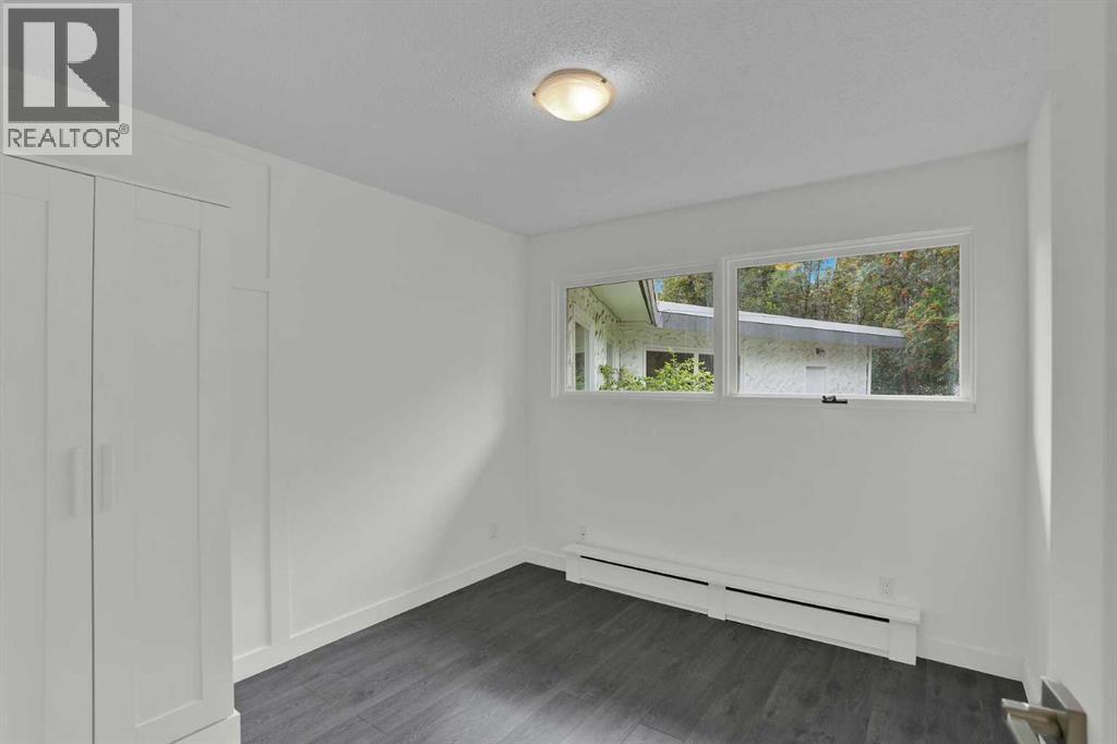 5009 41 Street Close - Image 25