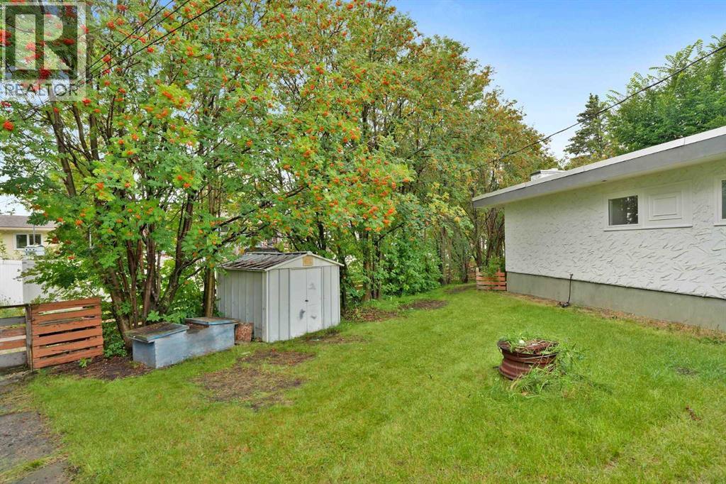 5009 41 Street Close - Image 43
