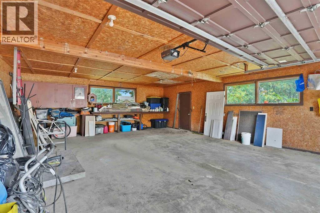 5009 41 Street Close - 49