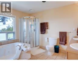 4092 Westview Ave, Powell River, BC  Photo 55