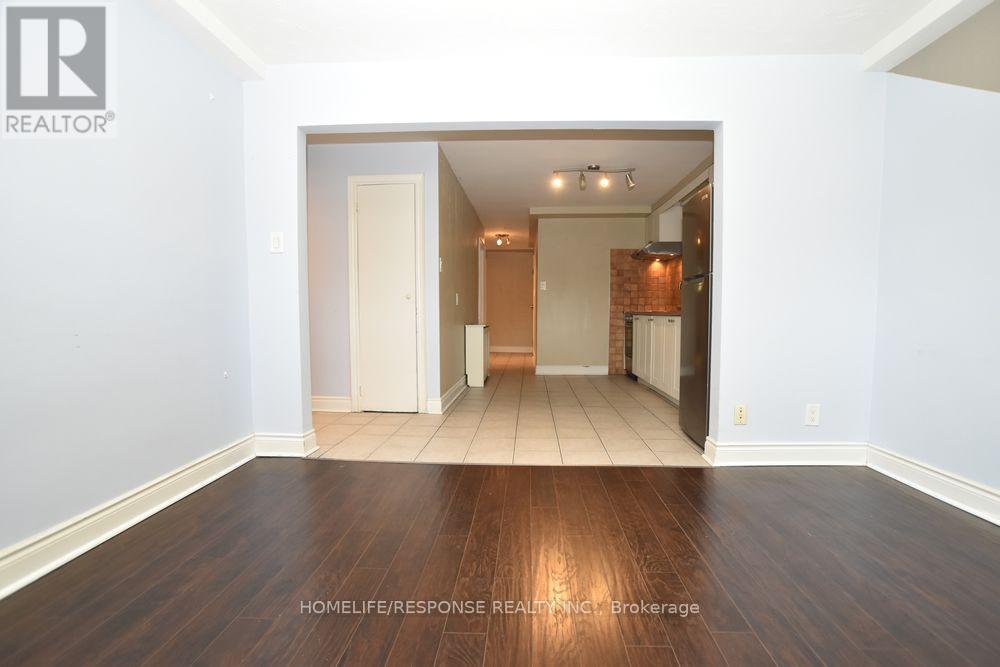 #1 42 EMERALD Crescent, Toronto (New Toronto), Ontario, M8V2B6, Toronto (New Toronto), Ontario — photo 4 of 5