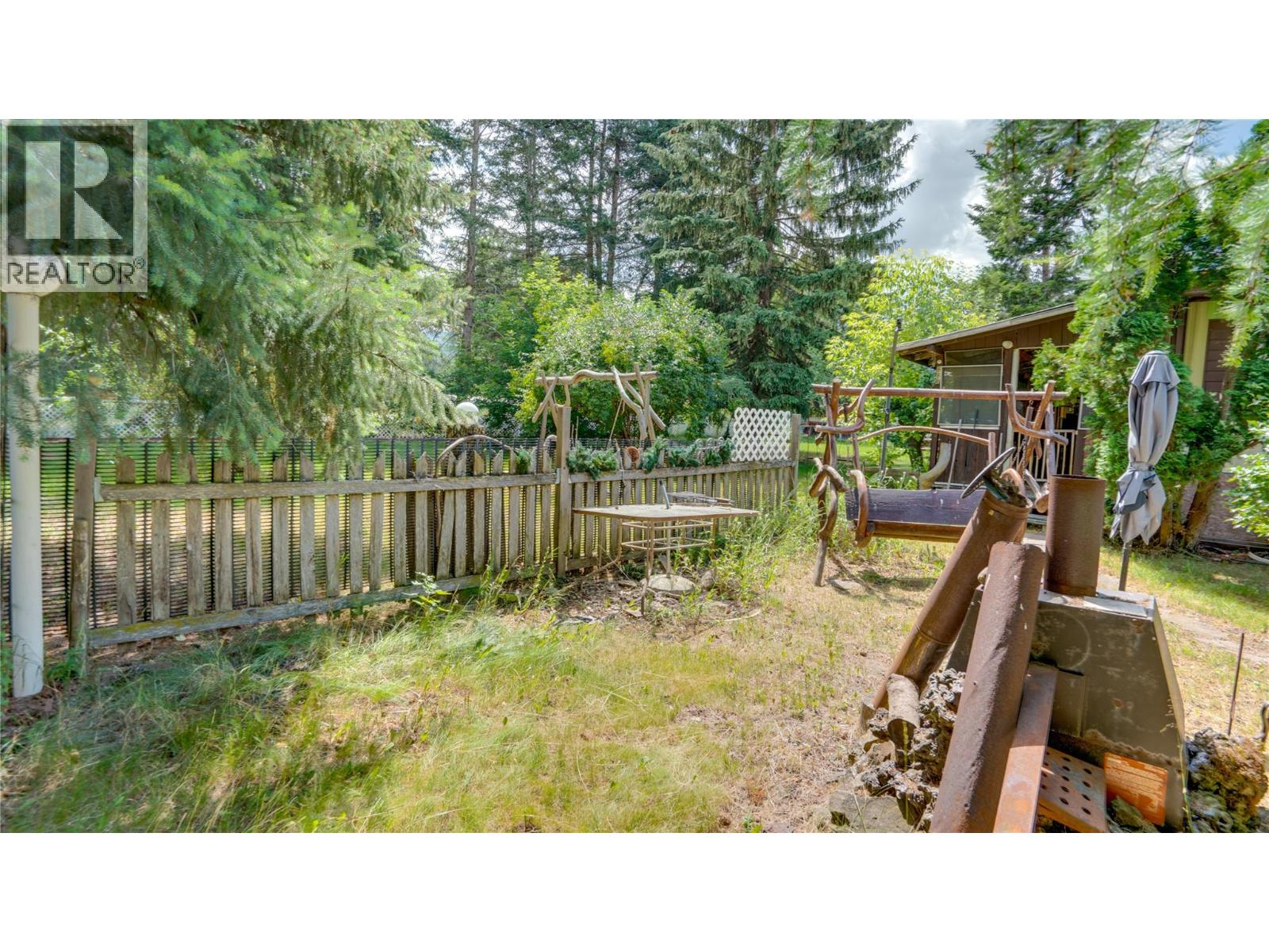 686 Powell Road - Image 22